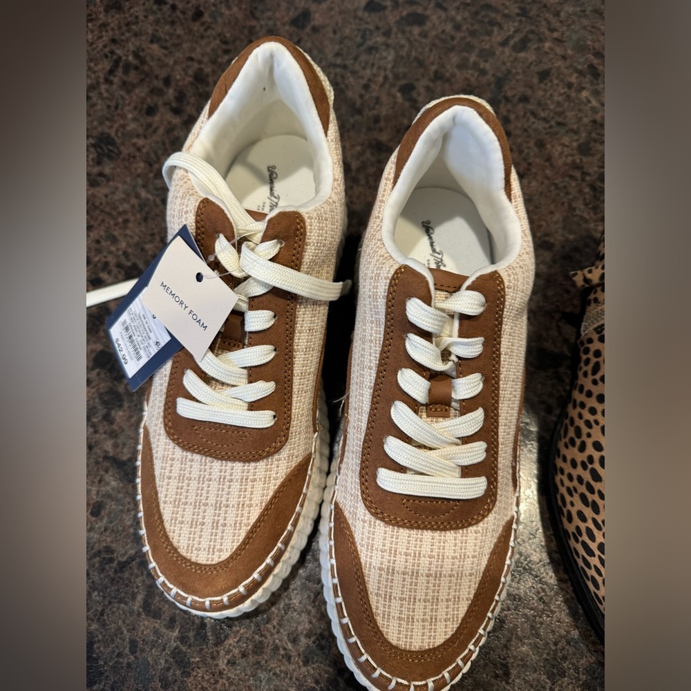 Universal Threads Sneakers